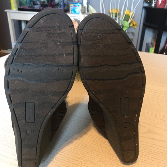 Warm and Fuzzy Boots - Picture 5 of 6